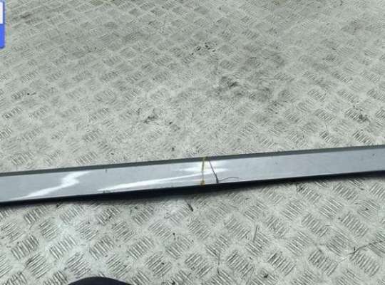 купить Молдинг двери передней левой на Audi A4 B7 (2004-2008)