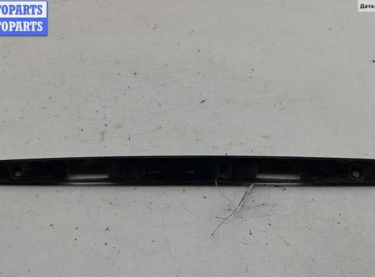 Накладка подсветки номера MB1493412 на Mercedes E-Class W210 (1995-2002)