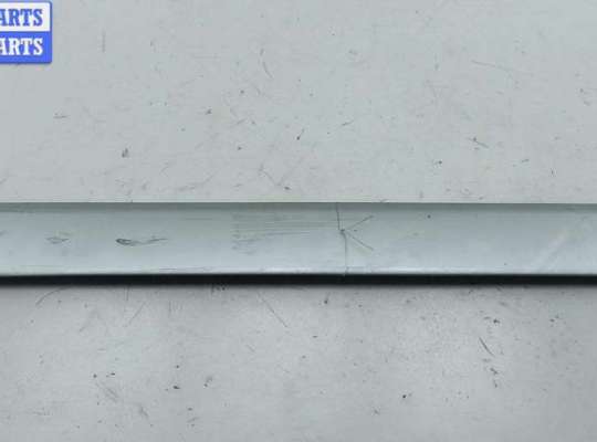 купить Молдинг двери задней правой на Audi A6 C4 (1994-1997)