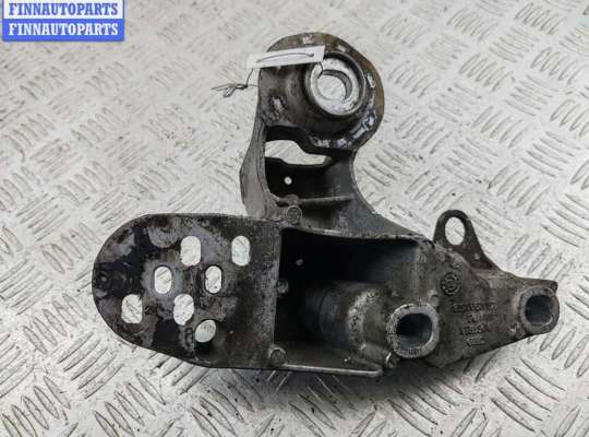 купить Крепление втулки стабилизатора переднего на Volkswagen Passat B5+ (GP)