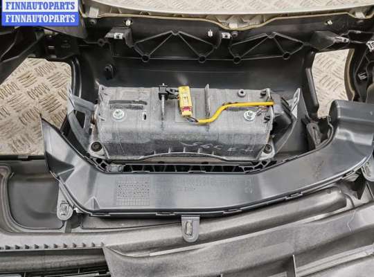 Панель передняя салона (Торпедо) на Skoda Octavia (1Z, A5)