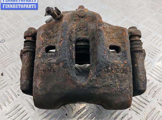 Суппорт передний правый OP2347887 на Opel Omega B (1994-2003)