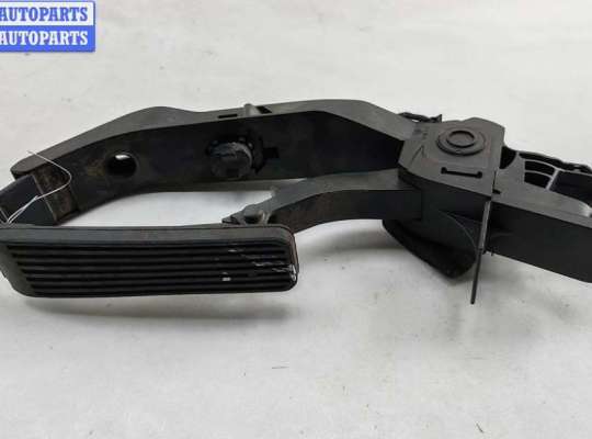 Педальный узел (педаль) на Mercedes-Benz C (W203)