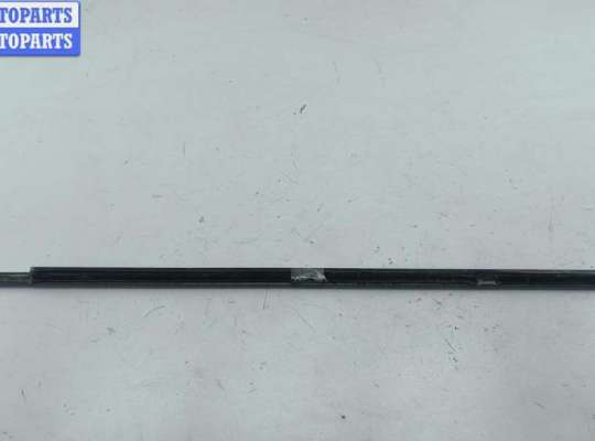 купить Молдинг стекла двери задней левой наружный на Volkswagen Passat B6