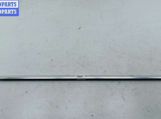 купить Молдинг стекла двери задней левой наружный на Volkswagen Passat B6