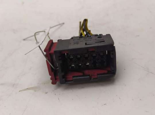 Разъем (фишка) проводки OP1677820 на Opel Combo C