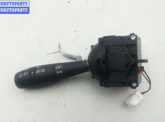 Переключатель поворотов RN1532794 на Dacia (Renault) Sandero II (2012-2020)