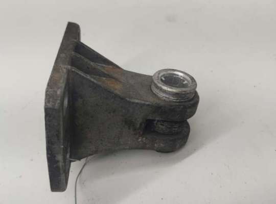 купить Кронштейн бампера переднего на Audi A6 C4 (1994-1997)