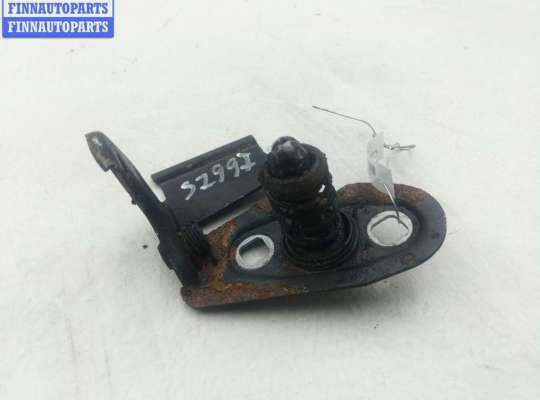 Замок капота