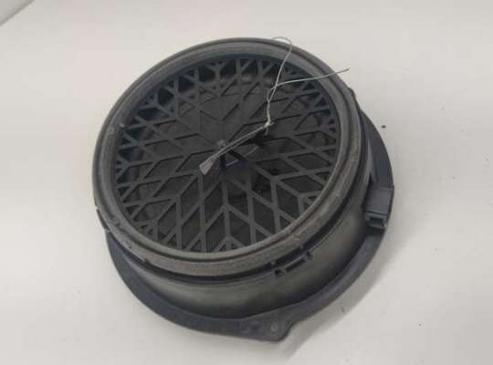 купить Динамик двери задней левой на Audi A4 B8 (2007-2015)