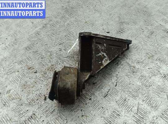 купить Кронштейн КПП опорный на Volkswagen Passat B5+ (GP)