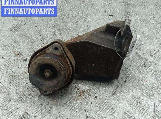 купить Кронштейн КПП опорный на Volkswagen Passat B5+ (GP)
