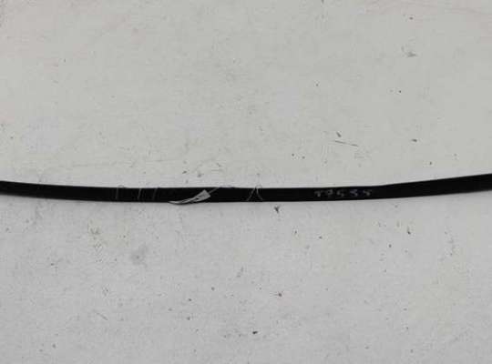 Купить Молдинг лобового стекла на Volkswagen Passat B5+ (GP) Молдинг лобового стекла VG2715133 на Volkswagen Passat B5+ (GP)