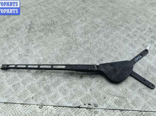 купить Щеткодержатель (поводок стеклоочистителя) передний на Mercedes C-Class W203 (2000-2006)