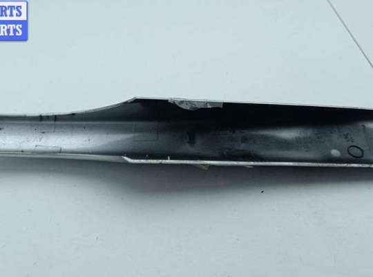 купить Накладка (заглушка) рейлинга на Peugeot 307