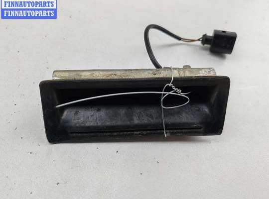 Ручка крышки (двери) багажника VG2730525 на Volkswagen Golf-4