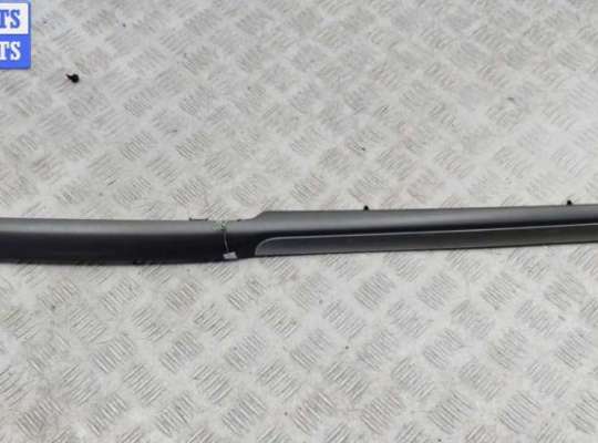 Накладка декоративная на торпедо OP2438498 на Opel Vectra C (2002-2008)