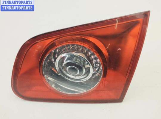 Фонарь крышки багажника правый VG2762547 на Volkswagen Passat B6