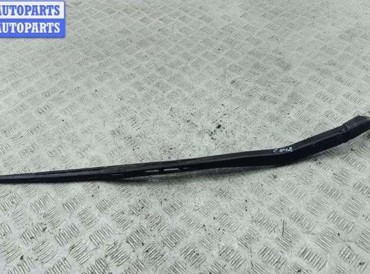 купить Щеткодержатель (поводок стеклоочистителя) передний на Audi A4 B6 (2001-2004)