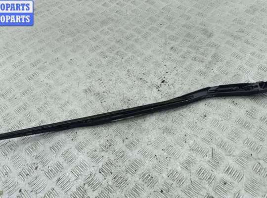 купить Щеткодержатель (поводок стеклоочистителя) передний на Audi A4 B6 (2001-2004)