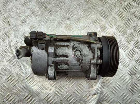 Компрессор кондиционера VG2827784 на Volkswagen Golf-4