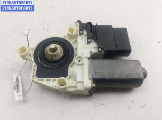 купить Моторчик стеклоподъемника задний правый на Volkswagen Golf-4