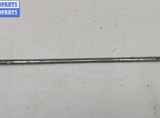 купить Молдинг двери задней правой на Volkswagen Passat B6