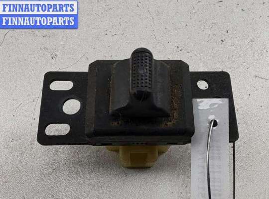 купить Кнопка стеклоподъемника переднего правого на Chrysler Voyager (2001-2007)