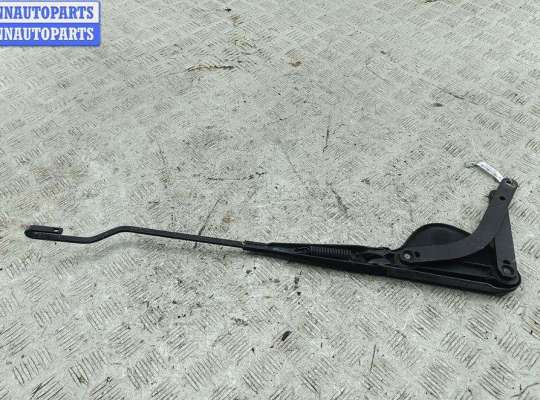 Щеткодержатель (поводок стеклоочистителя) передний MB1577226 на Mercedes C-Class W203 (2000-2006)