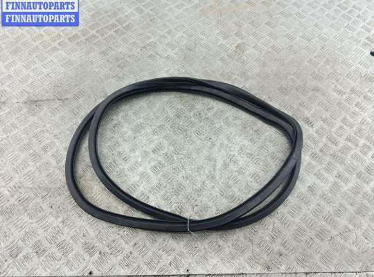 купить Уплотнитель двери передней левой на Audi A4 B7 (2004-2008)