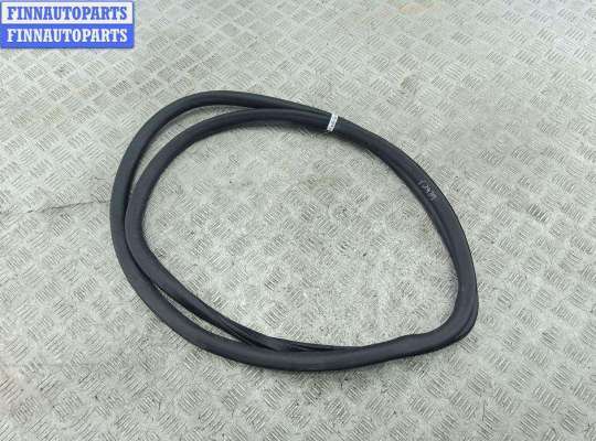 купить Уплотнитель двери передней левой на Audi A4 B7 (2004-2008)