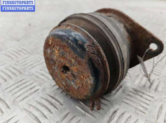 купить Подушка крепления двигателя на Volkswagen Passat B4