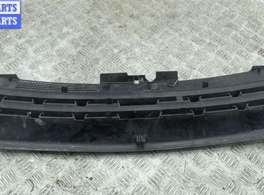 купить Решетка радиатора на Volkswagen Golf-4