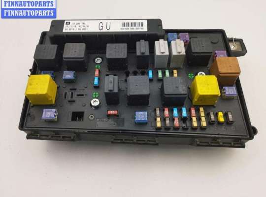 Блок предохранителей OP2416770 на Opel Astra H (2004-2009)