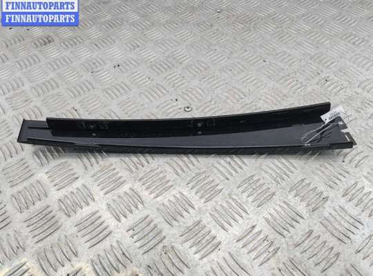 купить Накладка двери задней правой на Volkswagen Passat B5+ (GP)