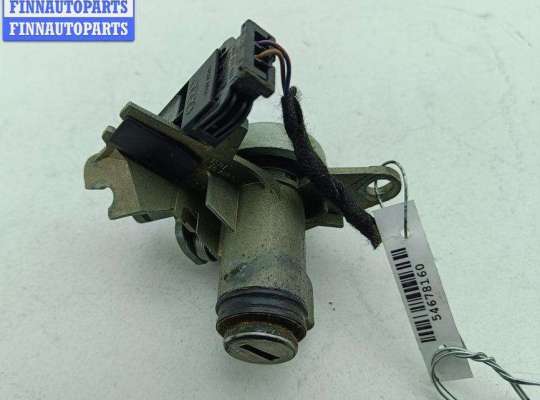 Купить Кнопка открывания багажника на Audi A4 B6 (2001-2004) Кнопка открывания багажника AU1647075 на Audi A4 B6 (2001-2004)