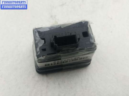 купить Кнопка стеклоподъемника заднего правого на BMW 7 E38 (1994-2001)