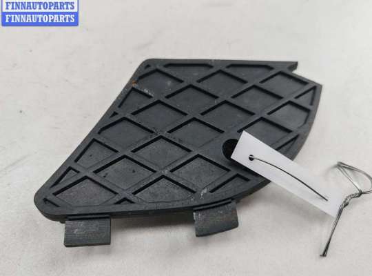 купить Решётка (заглушка) в бампер на Mercedes E-Class W210 (1995-2002)