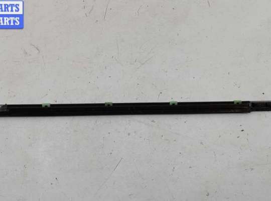 купить Молдинг стекла двери передней левой наружный на Kia Sorento (2002-2009)