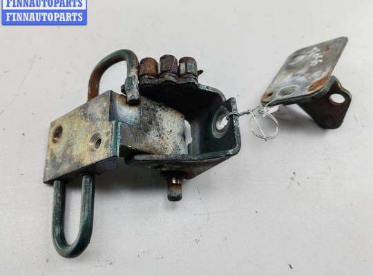 купить Петля двери передней левой на Volkswagen Passat B5