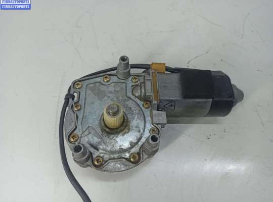 купить Моторчик стеклоподъемника задний левый на Audi A8 D2 (1994-2002)