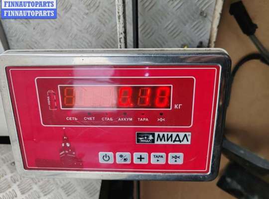 купить Молдинг двери задней левой на Volkswagen Golf-4