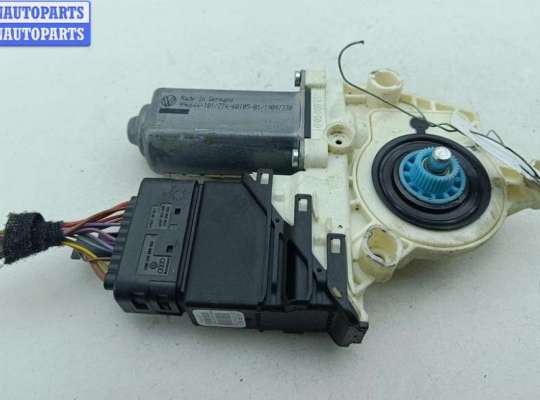 купить Моторчик стеклоподъемника задний правый на Skoda Octavia mk2 (A5 1Z) 2004-2013