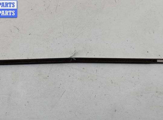 купить Молдинг стекла двери задней правой наружный на Volkswagen Passat B5+ (GP)