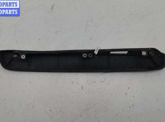 Планка подсветки номера на Renault Master II