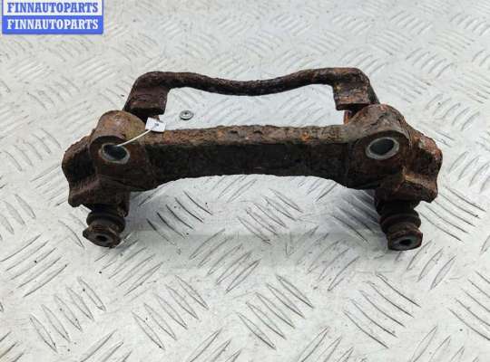 Скоба суппорта переднего OP2402552 на Opel Vivaro A (2001-2014)