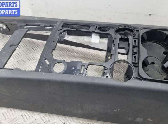 купить Подлокотник на Volkswagen Touareg