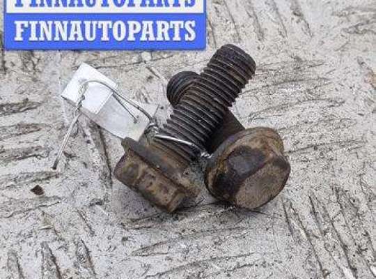 купить Болт крепления на Volkswagen Passat B4