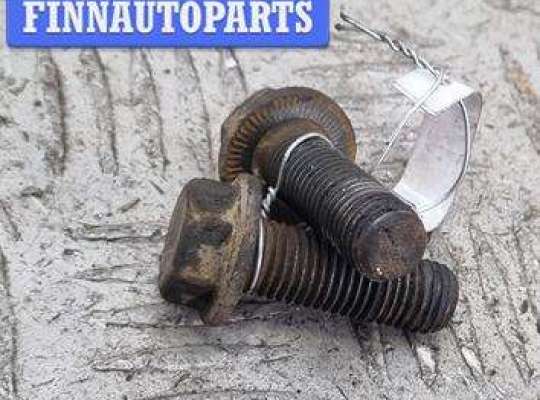купить Болт крепления на Volkswagen Passat B4
