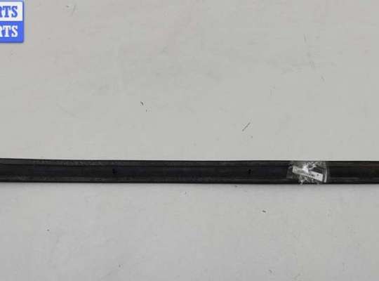 купить Молдинг двери задней левой на Volkswagen Passat B5+ (GP)